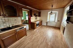 Wohnen mit Charakter: Endreihenhaus in Göhren – 95131 Schwarzenbach am Wald – Vorschaubild 3