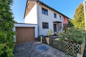 Sonnendurchflutetes XXL-Reiheneckhaus mit großer Garage in ruhiger Altdorf-Wohnlage – Die vollständige Adresse der Immobilie erhältst du vom Anbieter., 90518 Altdorf bei Nürnberg – Vorschaubild 3