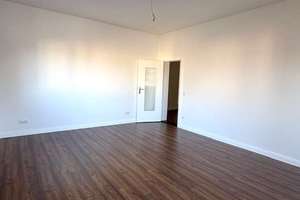 Sonnenfänger im Dachgeschoss: Helle 3-Zimmer-Wohnung mit Westbalkon & offener Küche – Die vollständige Adresse der Immobilie erhältst du vom Anbieter., 12109 Mariendorf, Berlin – Vorschaubild 8