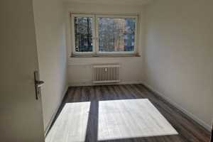 Familienfreundliche, frisch renovierte 4-Zimmer-Wohnung mit Balkon – Hasselstraße 157, 42651 Solingen – Vorschaubild 4