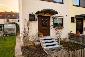 Charmantes Reiheneckhaus mit Garten & Garage und viel Platz in Nürnberg-Thon - teilrenoviert! – Die vollständige Adresse der Immobilie erhältst du vom Anbieter., 90425 Thon, Nürnberg – Vorschaubild 2
