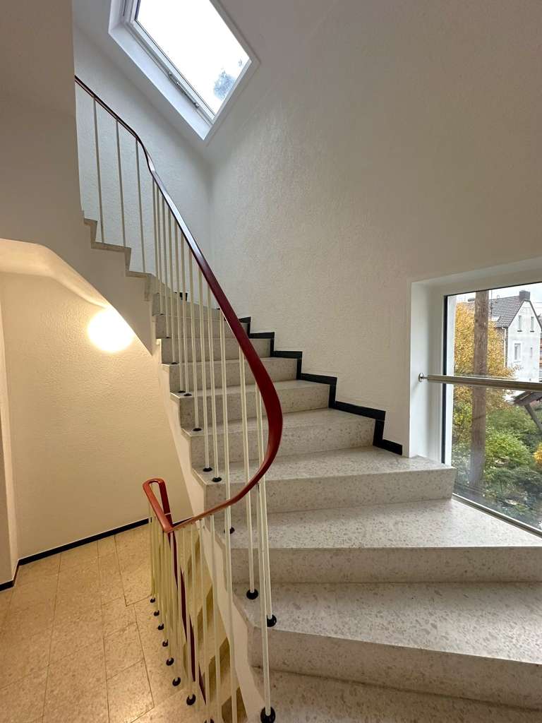 Stadthaus mit Neubaucharakter + Pot. Baugrundstück für EFH  - Terrassenwohnungen - 6 Stellplätze