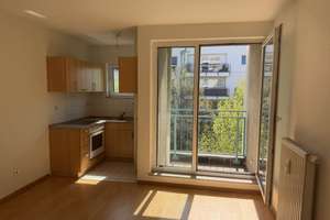 Schönes helles 1 Zimmerapartment mit Balkon und Blick zum Park im Prenzlauer Berg