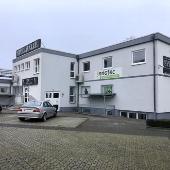 Attraktives Büro-, Servicegebäude mit Freilagerfläche zu vermieten