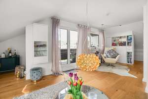 Top modernisierte, helle 3 Zimmer Dachgeschosswohnung  mit 2 Balkonen in Naurod  | WAGNER IMMOBILIEN