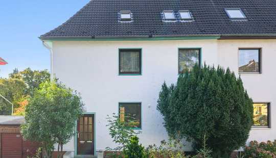 Bild von 🏡 Charme trifft Perspektive – Großzügiges Haus mit Baugrundstück in Hannover-Badenstedt