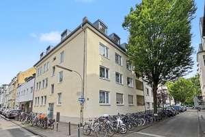 Top gepflegte 2-Zimmer-Wohnung in beliebter Lage von Köln-Nippes – Die vollständige Adresse der Immobilie erhältst du vom Anbieter., 50733 Nippes (Ortsteil), Köln – Vorschaubild 1