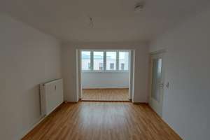 *Die Treppen hoch zur neuen Wohnung* – Danzstr. 2, 39104 Altstadt, Magdeburg – Vorschaubild 2