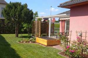 Top gepflegtes Einfamilienhaus mit großem Garten und Sonnenterrasse in ruhiger Einwohnerstraße