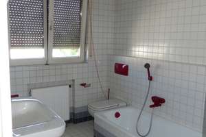 Geräumige und sonnige DG-Wohnung, TL-Bad, 3 Balkone, TG – Blumenstraße 16, 70736 Fellbach – Vorschaubild 16