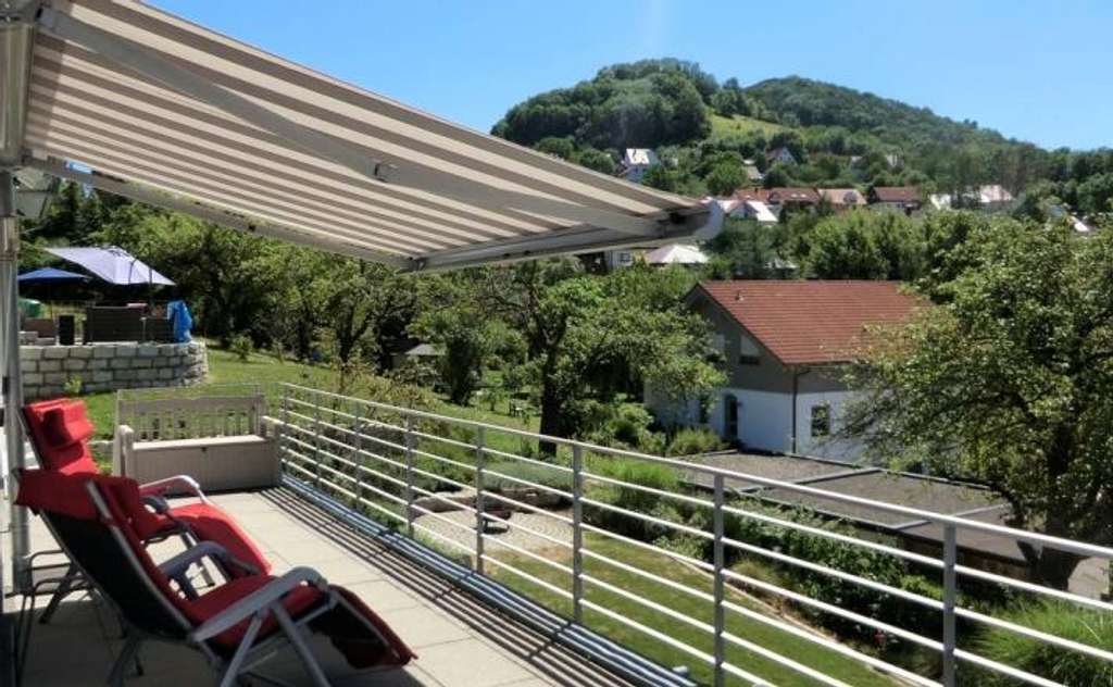 Immobilie in Aichelberg - Anwesen mit unverbaubarem Panorama in Aichelberg – Pool, Spa & Einliegerbereich - Bild 2