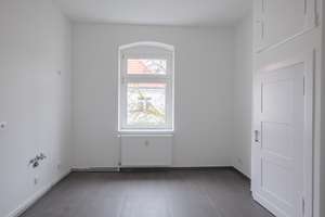 Erstbezug nach Sanierung: Attraktive, lichtdurchflutete 2-Zimmer-Wohnung I Balkon & Tageslicht-Bad – Althoffstraße 4, 12169 Steglitz, Berlin – Vorschaubild 13