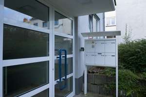 Von privat: Saarbrücken, gepflegte 3-Zimmer-Wohnung mit Südbalkon und Garage – 66115 Burbach, Saarbrücken – Vorschaubild 2