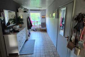 Attraktive und gepflegte 4-Zimmer-Hochparterre-Wohnung mit Balkon und Einbauküche in Kiel – Kiel – Vorschaubild 3