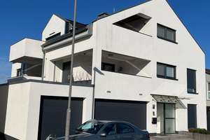 Platz für Generationen! Traumhaftes Mehrfamilienhaus mit 4 Wohnungen in Niddatal – Die vollständige Adresse der Immobilie erhältst du vom Anbieter., 61194 Niddatal – Vorschaubild 2