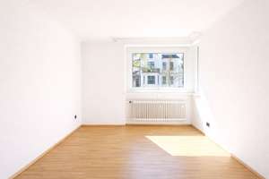 Bezugsfreie 2-Zimmerwohnung mit Stellplatz und großem Gemeinschaftsgarten in Lichterfelde West – Die vollständige Adresse der Immobilie erhältst du vom Anbieter., 12203 Lichterfelde, Berlin – Vorschaubild 4