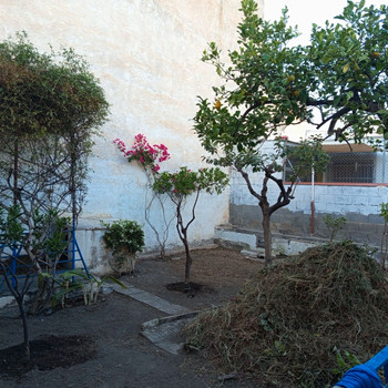 AUSGEZEICHNETES HAUS MIT GARTEN