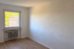 **FRISCH RENOVIERT** Helle 4-Zimmer-Wohnung mit BALKON in Solingen – Jaspersstraße 9, 42719 Wald, Solingen – Vorschaubild 7