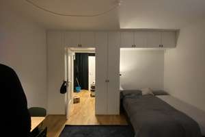 Helle, teilmöblierte 1-Zimmer-Wohnung mit sonnigem Innenhofbalkon und Duplex-Stellplatz – 81541 Untere Au, München – Vorschaubild 3