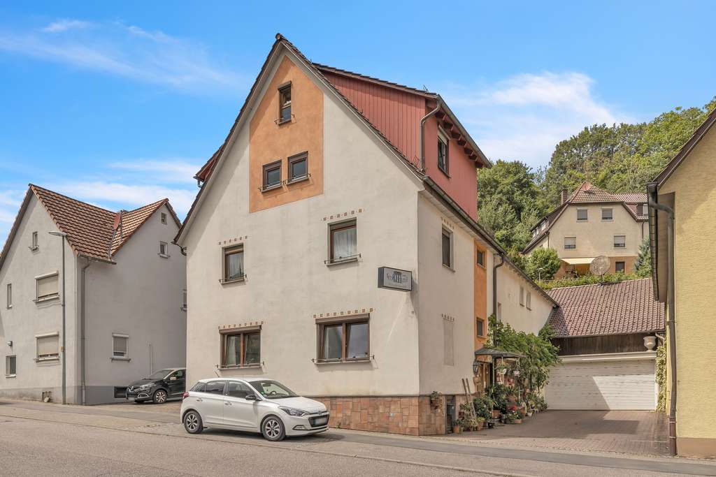 Immobilie in Mönsheim - Wohnen und Arbeiten unter einem Dach vereint - Bild 2