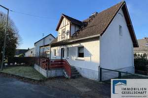 Ansprechendes und charmantes Einfamilienhaus mit Garage und kleinem Garten inmitten von Wölmersen! – Die vollständige Adresse der Immobilie erhältst du vom Anbieter., 57635 Wölmersen – Vorschaubild 1