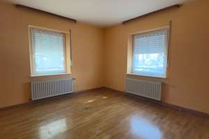 Gepflegte 3-Zimmer-Hochparterre-Wohnung mit Garage in Augsburg – Die vollständige Adresse der Immobilie erhältst du vom Anbieter., 86159 Hochfeld, Augsburg – Vorschaubild 6