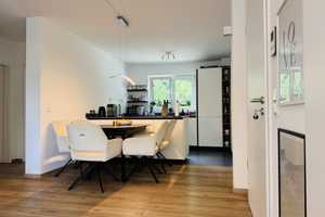 Neuwertige 3-Zimmer-Wohnung mit Balkon, Einbauküche und Außenstellplatz ab 01.09.25 frei – Düsseldorf – Vorschaubild 2