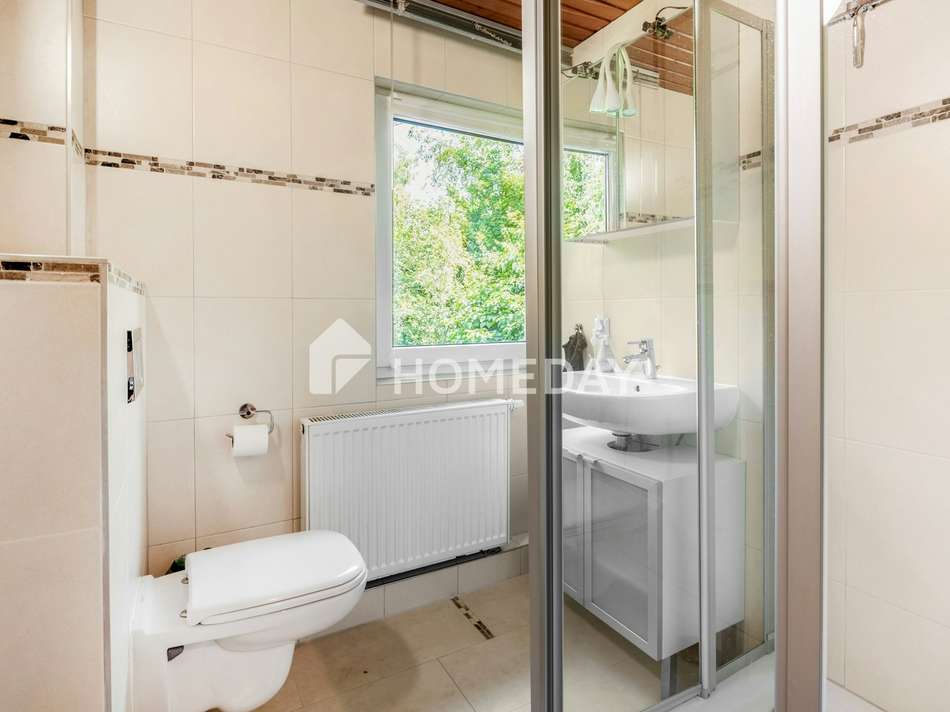 1. OG Badezimmer 1 1