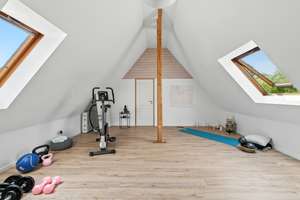 Elegante 10-Zi-Villa am Remberger See/Golfplatz! Indoor-Pool. Doppelgarage. Einlieger. – Die vollständige Adresse der Immobilie erhältst du vom Anbieter., 47259 Huckingen, Duisburg – Vorschaubild 18