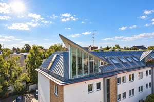 Exklusives Dachgeschoss mit besonderem Flair: Wohnen in begehrter Lage von Lichterfelde-West – 12203 Lichterfelde, Berlin – Vorschaubild 2
