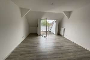 Geräumige 2 Zimmer- Wohnung mit Wohnküche, Balkon und Duschbad im Dachgeschoss – Vorwerker Str. 107, 23554 Sankt Lorenz Nord, Lübeck – Vorschaubild 2
