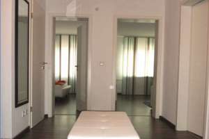 Lichtdurchflutetes Wohnglück im Herzen Stuttgarts – 4 Zimmer möbliert mit Balkonen,ideal auch als WG – Kriegerstraße 12, 70191 Heilbronner Straße, Stuttgart – Vorschaubild 3