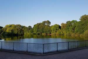 Von Privat - Schön geschnittene 3-Zimmer-Wohnung mit Loggia, EBK und TG am Appelhofweiher