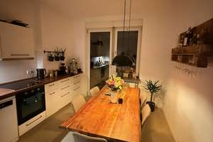 helle 2-Zimmer-Wohnung in Rheinnähe !