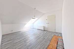 iTH: Fuhlenbrock zum Verlieben: Helle Dachgeschosswohnung mit Balkon, Garage und kurzen Wegen! – 46242 Fuhlenbrock, Bottrop – Vorschaubild 4