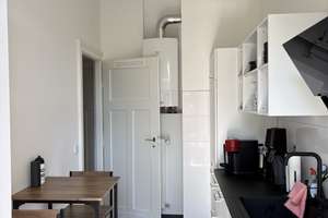 Schöne 2-Zimmer-Altbauwohnung mit Balkon & neuer Küche in zentraler Lage – 60326 Gallus, Frankfurt am Main – Vorschaubild 11