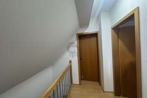 CHARMANTES EINFAMILIENHAUS - 5 ZIMMER, GROßER GARTEN & 50 m² TERRASSE – 65931 Sindlingen, Frankfurt am Main – Vorschaubild 18