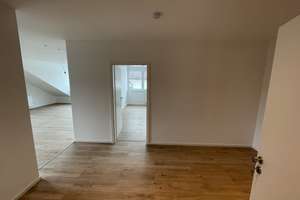 Moderne 3-Zimmer-Dachgeschosswohnung (ca. 120 m²) mit Balkon, Garage & großem Garten in Rettigheim – Gotthard-Schuler-Str. 19, 69242 Mühlhausen – Vorschaubild 7