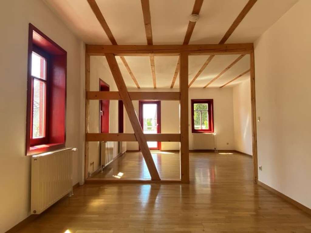 Immobilie in Schlaitdorf - Haus im Haus! Lichtdurchflutete 4-Zi-Maisonettewohnung mit Sonnenbalkon in Schlaitdorf! - Bild 3