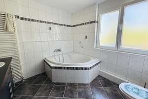 Freie 3/4-Zi-Penthouse-Wohnung in zentraler Lage von Bad Cannstatt – Die vollständige Adresse der Immobilie erhältst du vom Anbieter., 70372 Kurpark, Stuttgart – Vorschaubild 11