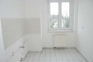 Balkonwohnung mit Tageslichtbad – Charlottenstr. 2, 9126 Lutherviertel, Chemnitz – Vorschaubild 2
