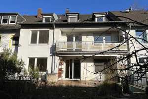 Bezugsfrei !!
Großes 3-Familienhaus (240 m²/9 Zimmer) mit Sonnengarten und Sonnenbalkon in TOP-Lage – Bonn – Vorschaubild 1
