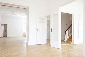 ERSTKLASSIGER STUCKALTBAU AM KURFÜRSTENDAMM + BALKON  + LIFT + 3 BÄDER + EBK + 4 METER DECKENHÖHE + – MARKGRAF-ALBRECHT-STR. 14, 10711 Halensee, Berlin – Vorschaubild 5