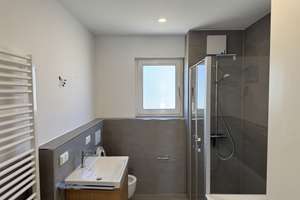 Erstbezug | 3,5-Zimmer | über den Dächern | Einbauküche | Balkon | Einzelgarage | KFW55 | ER-Zentrum – Anton-Bruckner-Straße 10, 91052 Röthelheim, Erlangen – Vorschaubild 28