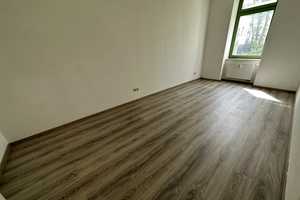 Frei ab 1.6.25 !Laminat - Bad mit Fenster - begrünter Innenhof – Franz-Mehring-Straße 27, 9112 Chemnitz – Vorschaubild 2