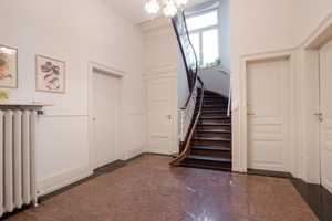 Rarität im Nordend: Stilvolle Altbau-Doppelhaushälfte mit weitläufigem Garten – Frankfurt am Main – Vorschaubild 3