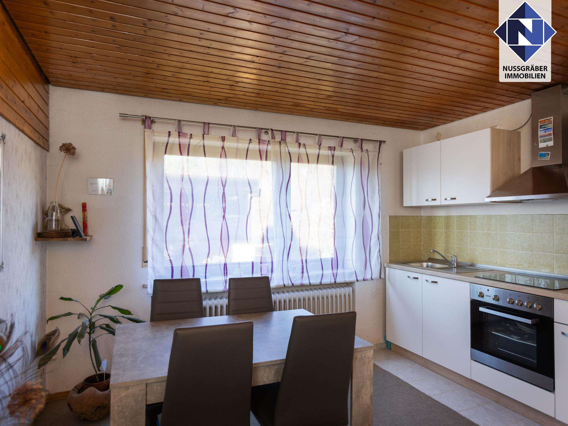 Immobilie in Frickenhausen - Familienparadies mit 7,5 Zimmern, offenem Kamin und großem Garten - Bild 6