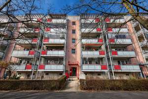 Perfekt für Familien: Ruhige 3-Zimmer-Wohnung mit Loggia und Grünblick – Die vollständige Adresse der Immobilie erhältst du vom Anbieter., 12681 Marzahn, Berlin – Vorschaubild 3
