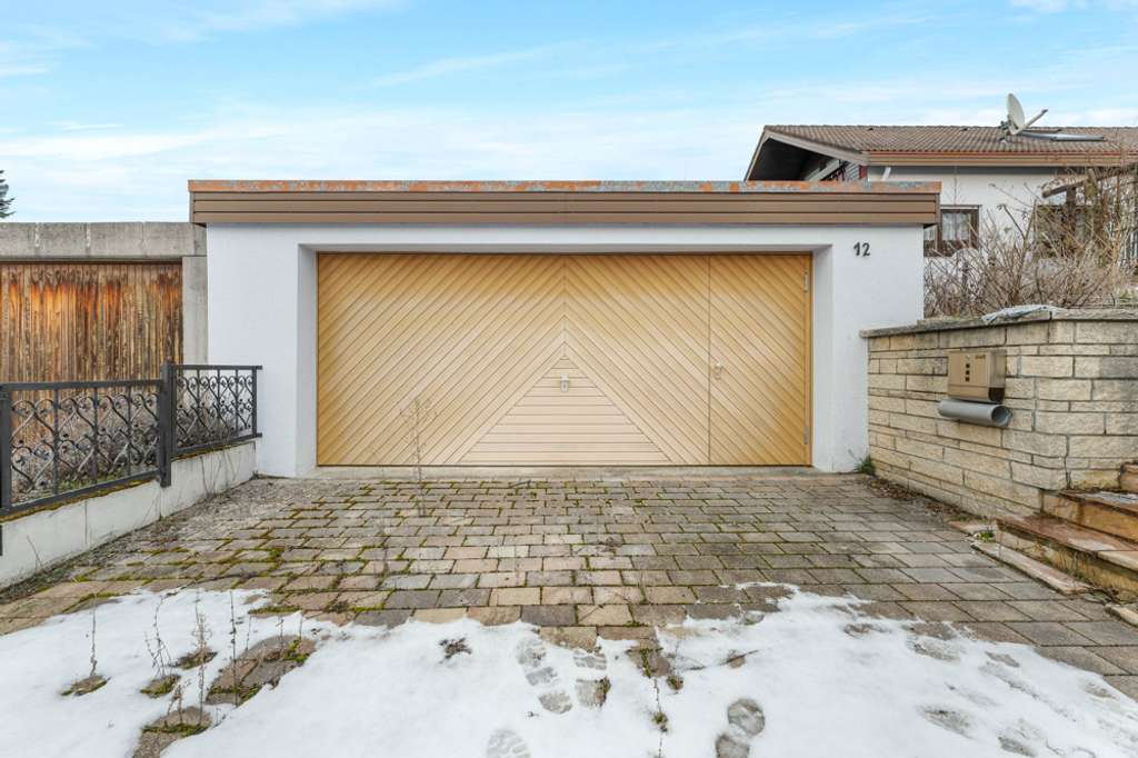 Immobilie in Trochtelfingen - ++ Großzügiges EFH mit 255 m² Wfl., Indoor-Pool & Sauna – viel Platz für Familie & Hobbys ++ - Bild 1