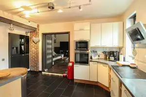 Kernsaniertes Loft mit uneinsehbarer Terrasse in ruhiger Lage – Solingen – Vorschaubild 4